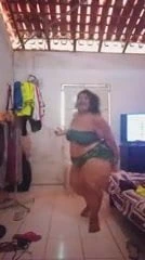 Mostrando roupa sexy