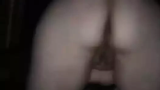 Pis jess dışarıda işiyor