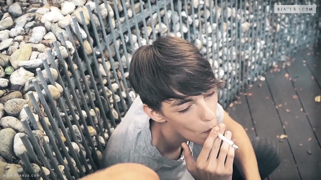 Staxus: Kadınları seven arkadaşlar, terli, bakarken eğlencenin tadını çıkarmak için rollerini değiştiriyor!