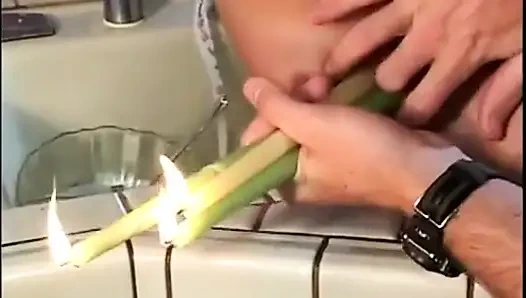 Amcığımda mumlar!