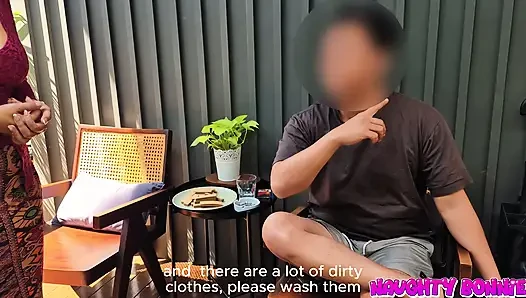 Çamaşır makinesine sıkışan büyük memeli hizmetçi azgın patron tarafından sikiliyor