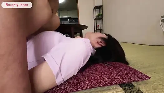 Kapalı kapılar ardında gizli bir ilişki. Baştan çıkarmaya karşı koyamayan ev hanımı.