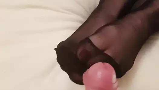 Cum üzerinde güzel naylon ayaklar