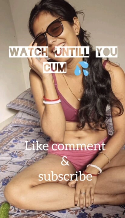 Hintli ateşli evli kadın mastürbasyon yapıyor