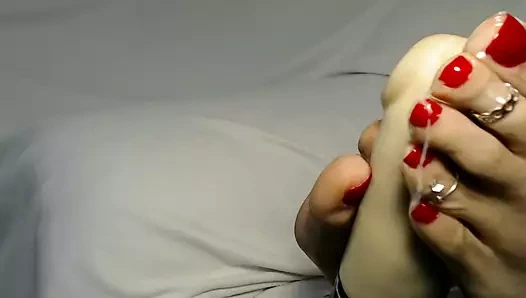 Kathy'nin şeffaf lateks ayak parmakları