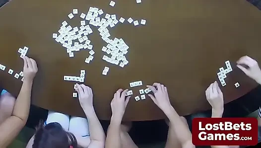 İki akıllı striptiz profanagram kazananı oyuna hükmediyor