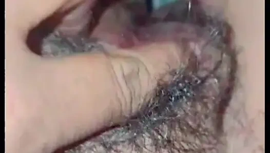 Sikişmeye hazırsan, bırak saçımı temizleyeyim.