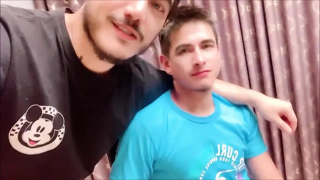 Heteroseksüel en iyi arkadaşım canlı seks izleme fantezisini gerçekleştiriyor!