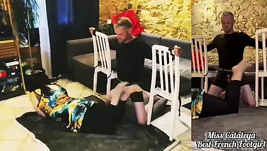 Hadi, naylon çoraplarımı sik ve boşalmaya çalış!! Haha!!