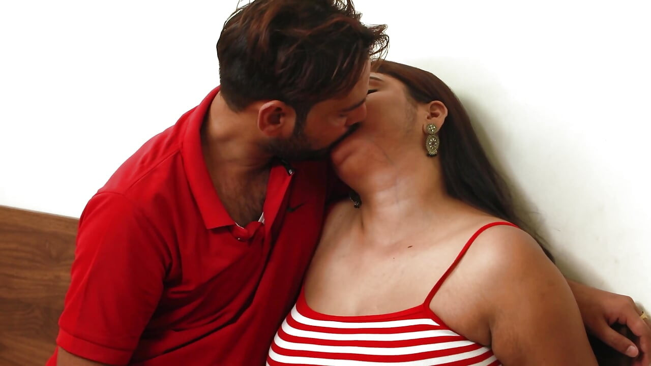 Delievery Boy Ne Hintli Bhabhi Ko Choda veya Kiye Paise Vasool Hintçe Ses