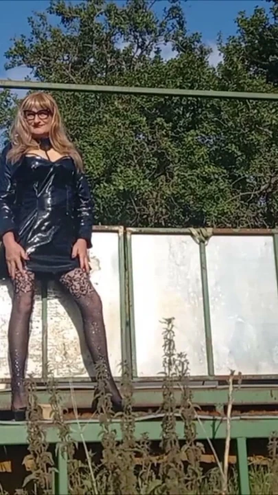 Travesti çiftlikte PVC ile oynuyor | Klip 2