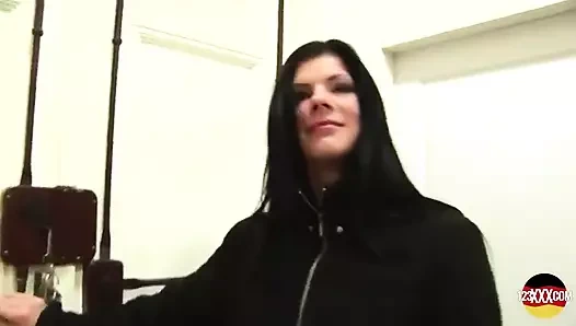 Bu büyük memeli Alman orta yaşlı seksi kadın seks söz konusu olduğunda vahşi bir sürtük