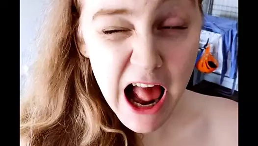 Eisspiel und Muschi mit Ueberraschung for you