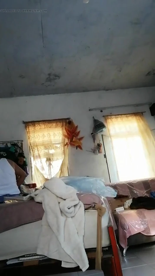 Kendimi yardım eliyle teselli ediyorum