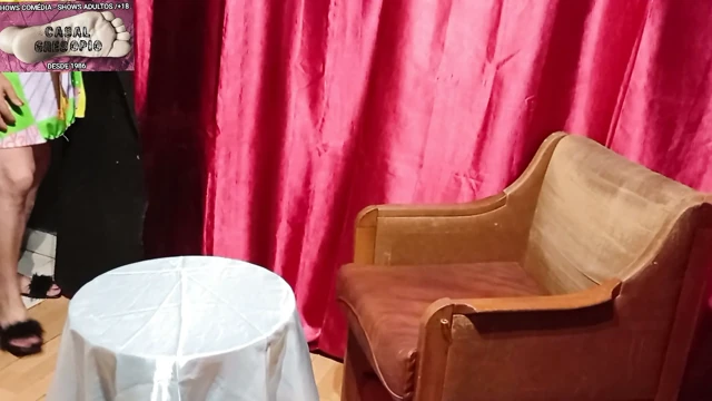 Rita Perutzi'nin Ayaklarına Bal İbadeti 4