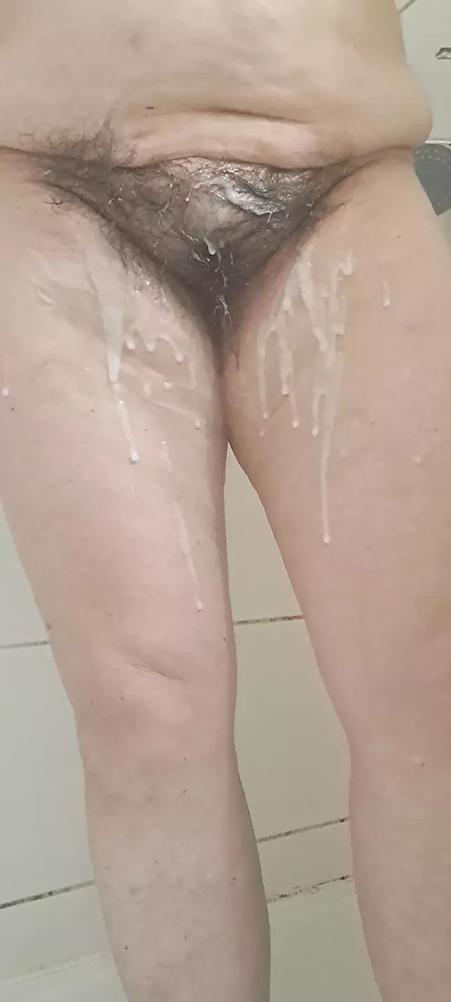 Stepson left his milk in my pussy, before we showered