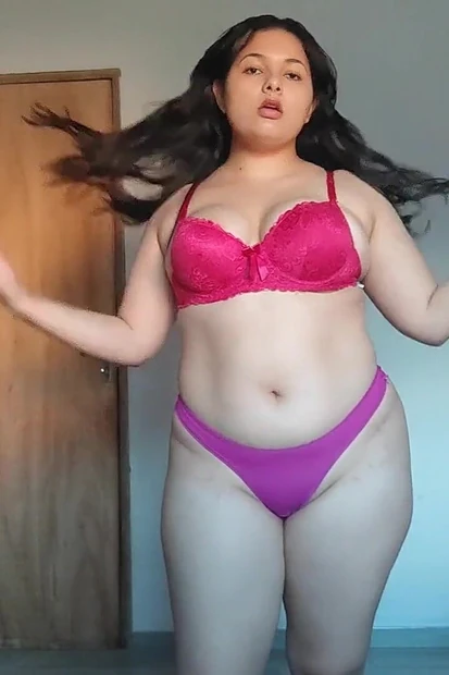 Колумбийка 18 лет с большой задницей