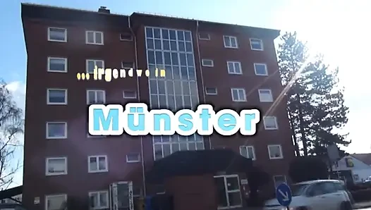 Seksi büyük göğüsler amcığın ağzındaki yarağı seviyor... ağzına boşalma