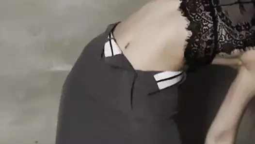 Mükemmel göbeğimi esnetiyorum