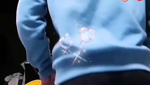 Çok güzel çocuklar dans ediyor