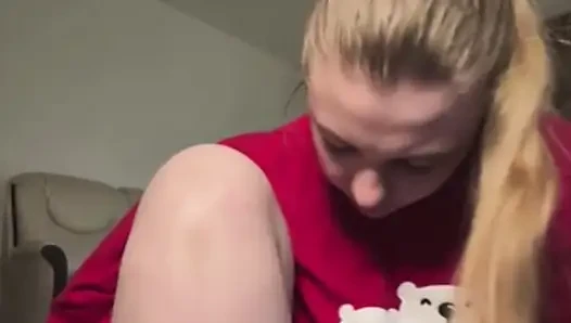 Huge boobies playing with jucielussie