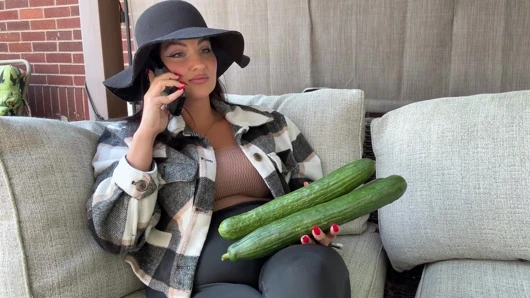 Desperate Housewife Triple Penetrates with 3 12in Cucumbers