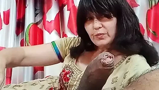 Siyah yarak yaşlı beyaz sürtükle dolaşıyor