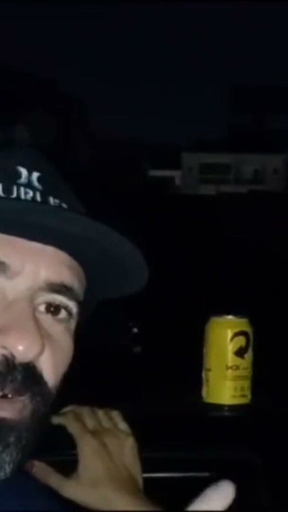 Yabancıların üzerine boşalması için karımı domaltıyorum! | Klip 3