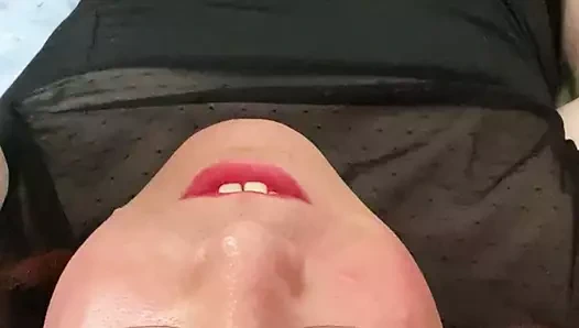 Ben boşalmak kadar benim küçük klitoris ile oynuyor