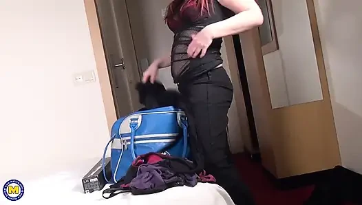 Azgın Hollandalı kızıl saçlı Tamara amını en sevdiği seks oyuncağıyla dolduruyor