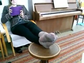 Bayan öğretmen ve ona naylon ayak 2