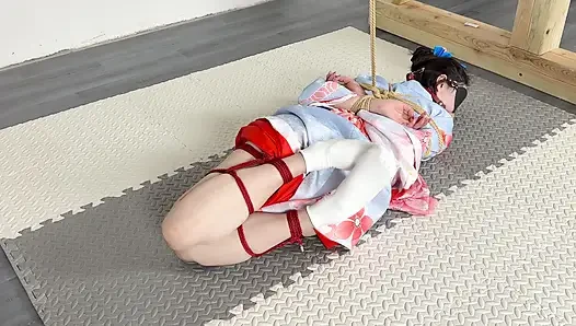 Güneşli bir günde kimono giymenin doruk versiyonu