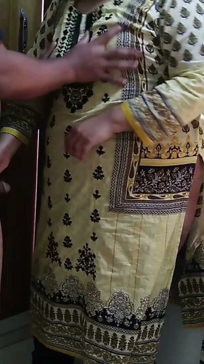 Uttar Pradesh desi 18 yaşındaki büyük genç kız komşusu tarafından sikiliyor - iri güzel seksi kolaj kızı | Klip 1