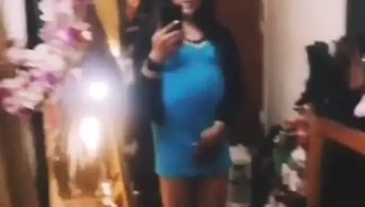 mavi elbiseli transeksüel kimy