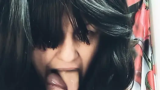 Karımı edepsiz bir sürtük yaptım