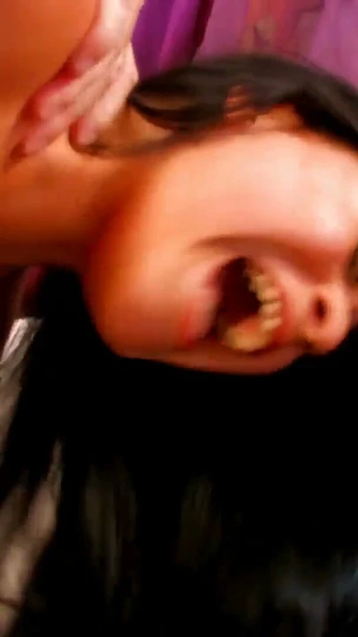 Götü sikilen ve zevkle fışkıran bu muhteşem Latina için ilk porno videosu | Klip 1