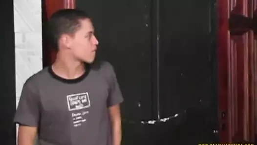 Koca sikli eşcinsel latinler grup seks tükürüyor