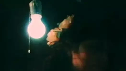 Sadece klasik seks filmleri bu şekilde sallanan