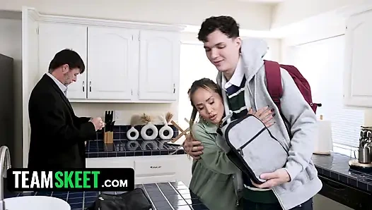 Babana komşumu siktiğimi söylemezseniz yüzümü dölle kapatmana izin veririm