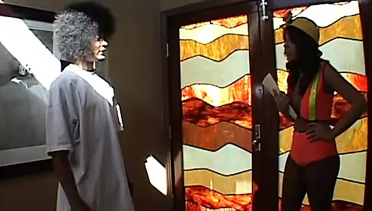 Sadece büyük emmesini istiyor!! Ve biri onun için yeterli değil!!