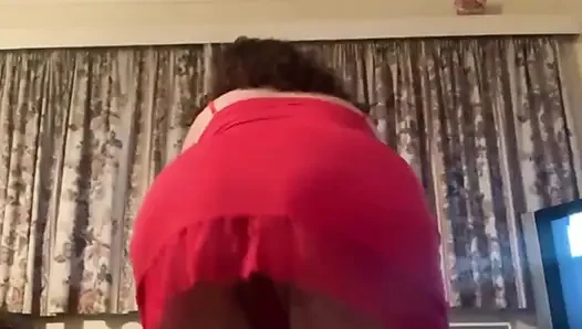 Genç İngiliz iri güzel kadın striptiz yapıyor