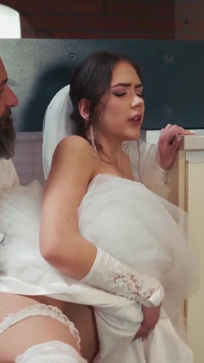 BRIDE4K. Sıkı amcığımla sana binmeme izin ver | Klip 3
