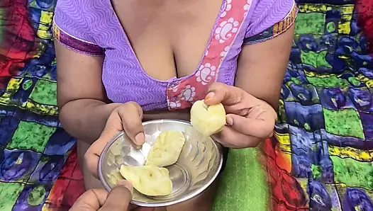 Desi Indian Girlfriend Ko Momos Khila Kar Oyo Room Me Choda Viral Mms XVideo With Hindi Audio