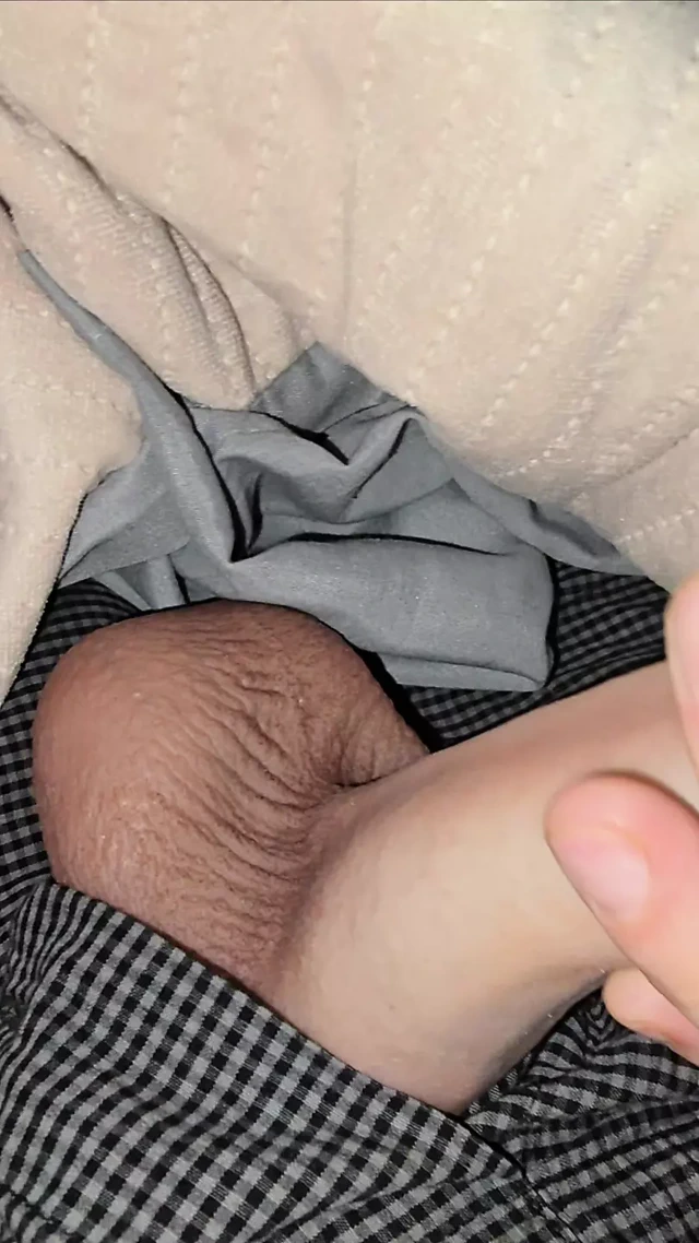 Üvey anne Hintli üvey oğluna ilk kez ereksiyon halinde 31 çekiyor