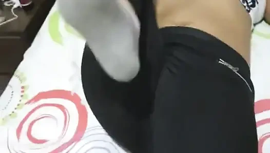 Babamla üvey kuzenimi sikiyorum evde yok