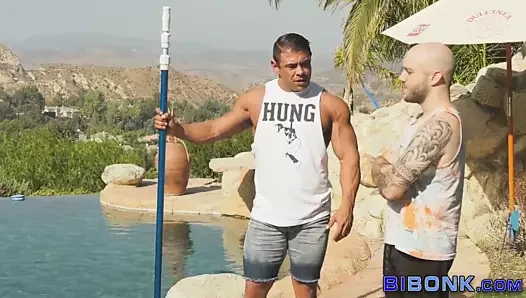 Muscled biseksüel iri parça boşalmak spreyler babes memeler