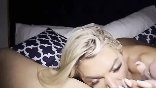Aldatan kaslı üvey anne orta yaşlı seksi kadın densie anders büyük zenci yarağıyla sikişiyor