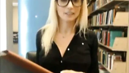 inek kütüphane kız