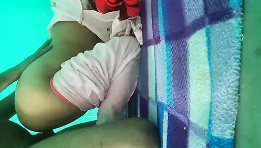 Hintli soniya bhabi zar zor sikişiyor