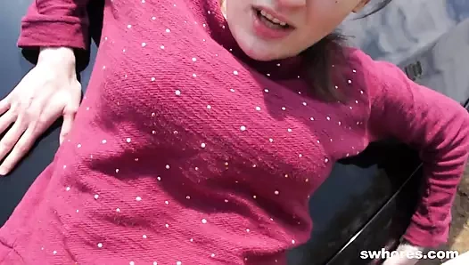 Kirli fahişe arabada sikiliyor - swhores